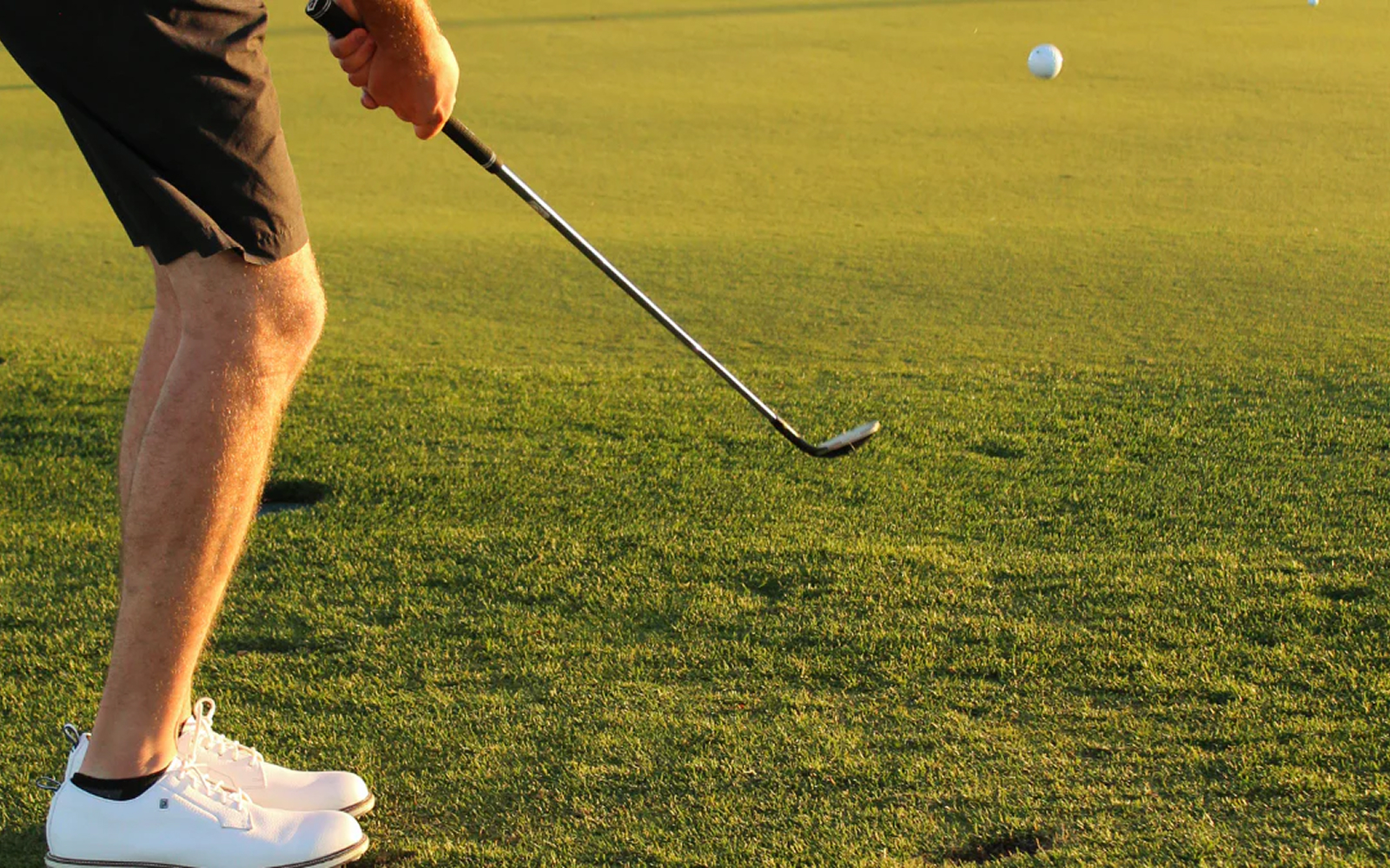 Chipping vs Pitching: When to Use Each Shot Around the Green